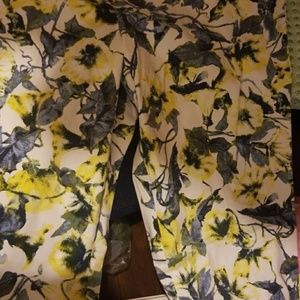 New women paints with tags